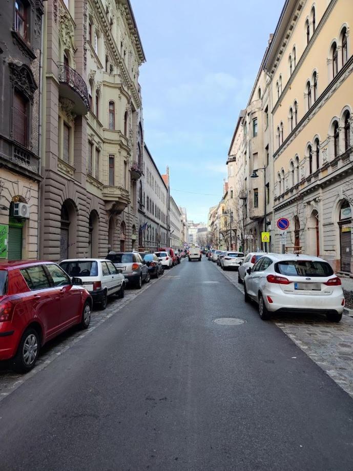 Hi!5 Spacious Apartment Budapest Palotanegyed Exterior photo